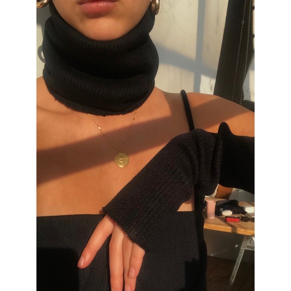 ❌[SOLD]❌Orseund Iris Chunky Knit Gloves || Black - Picture 4 of 15